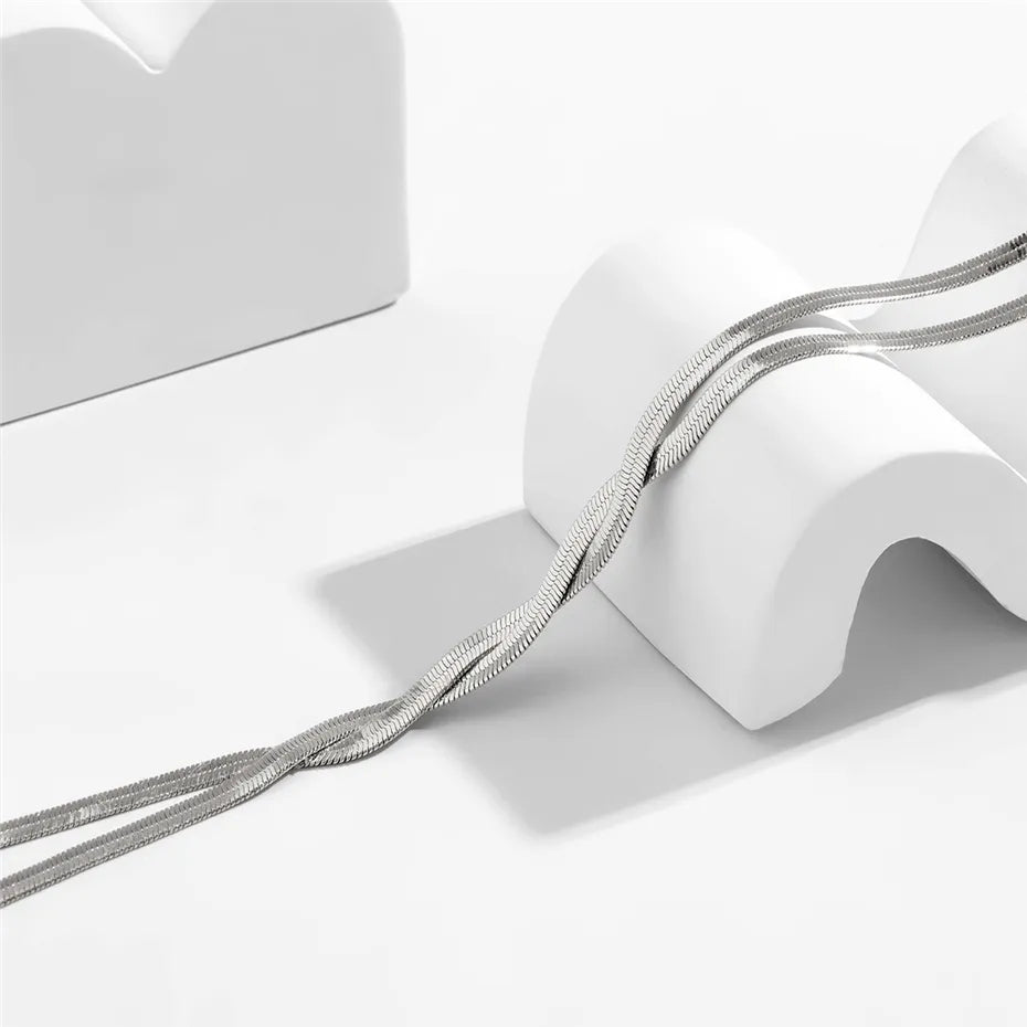 Collier Long Élegant avec Design de Serpent Ajustable