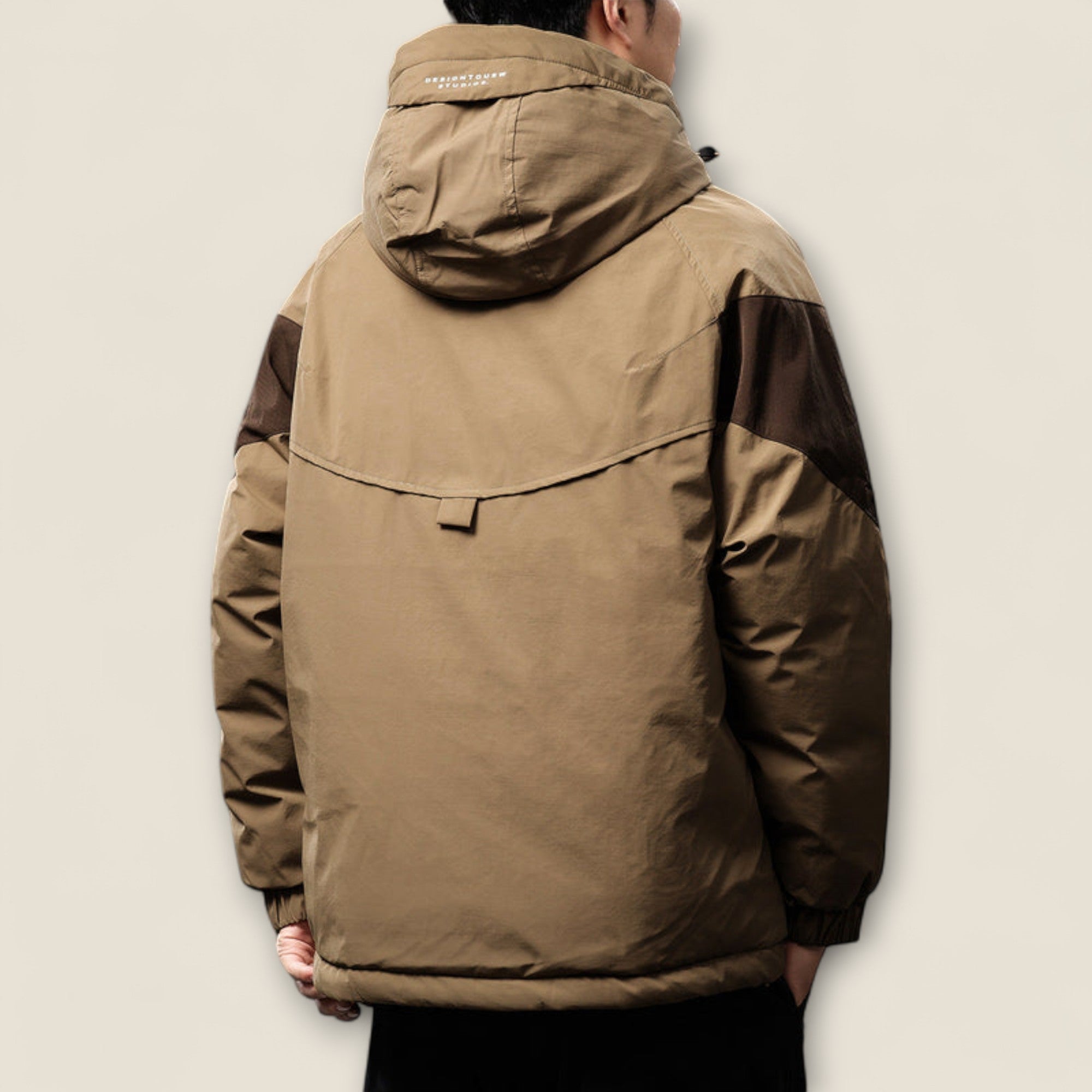 Caius - Veste d'Aventure